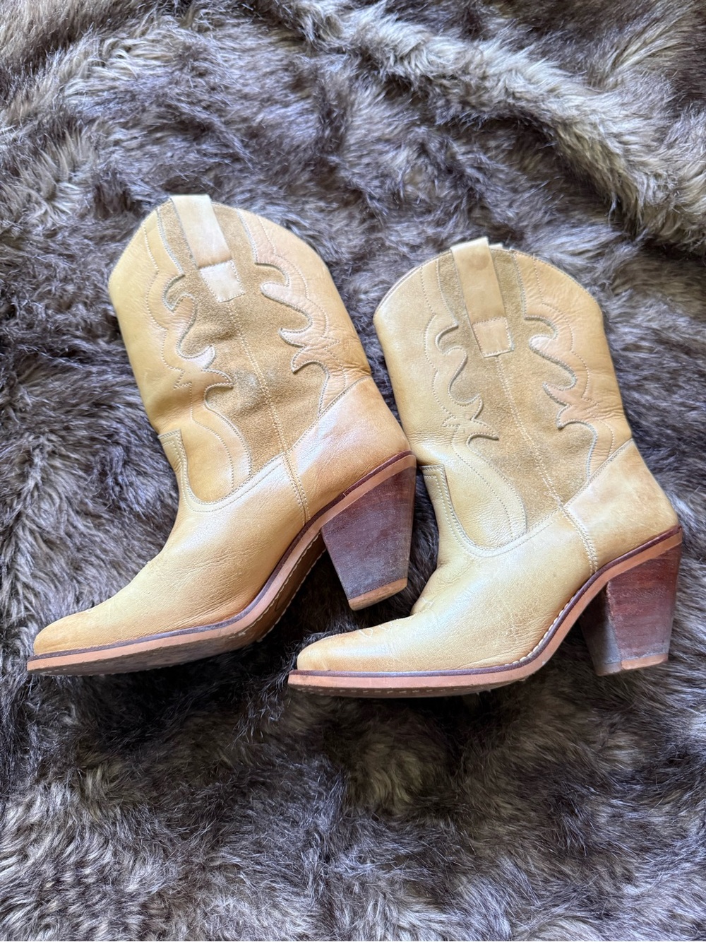 Vintage 1980s women's cowboy boots by Nobil's